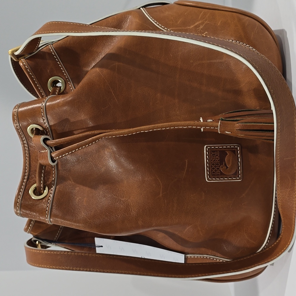 NWT â
Dooney & Bourke Florentini Natural Leather Drawstring Bag ⨠New with Tags - Picture 12 of 16